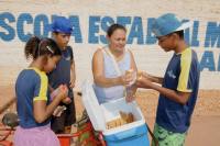 Jordiléia investiu o dinheiro do empréstimo na venda de salgados Jordiléia investiu o dinheiro do empréstimo na venda de salgados