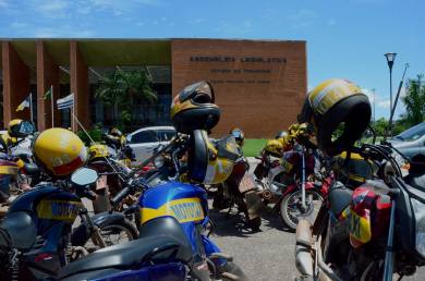 Mototaxistas lotaram a Assembleia nesta terça para acompanhar aprovação de projeto do governo que os isenta de ICMS Mototaxistas lotaram a Assembleia nesta terça para acompanhar aprovação de projeto do governo que os isenta de ICMS