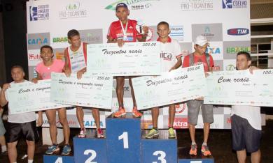 Corrida de Tiradentes abriu as Olímpiadas Militares do Tocantins; no pódio, os melhores colocados da categoria civil masculino Corrida de Tiradentes abriu as Olímpiadas Militares do Tocantins; no pódio, os melhores colocados da categoria civil masculino