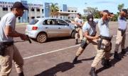 Policiais militares do grupo de abordagem do 1° BPM estão participando de curso técnico-profissional de patrulhamento tático 