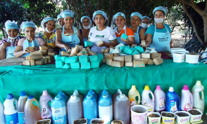 A feira tem como objetivo promover o desenvolvimento sustentável regional através de atividades geradora de trabalho e renda como qualificações produtivas e comerciais                     