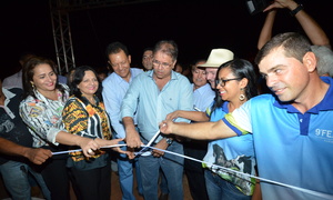 O governador participou da abertura da feira e afirmou que “ a Feapa confirma a nossa vocação para o agronegócio e a agricultura familiar tem um papel importante na economia do estado”