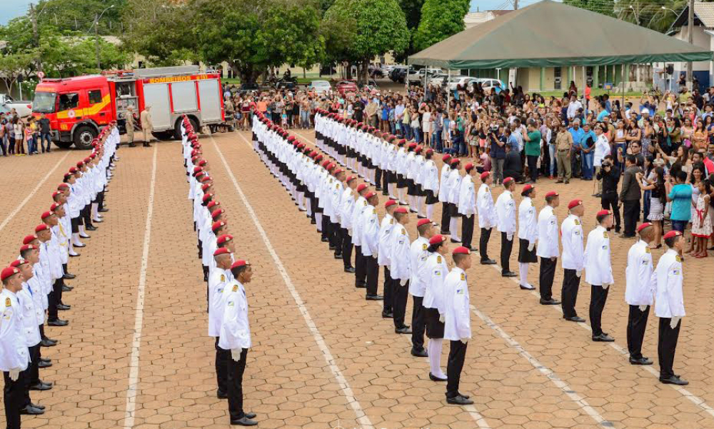 Col Gio Da Pol Cia Militar De Aragua Na Realiza Sua Primeira Solenidade