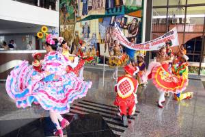 Em celebração ao Dia Estadual do Quadrilheiro, bailarinos da quadrilha Cafundó do Brejo realizaram uma breve demonstração 