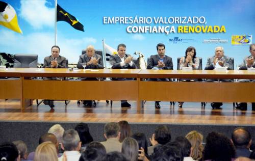 Em evento para assinatura de termo de cooperação, Governador ressaltou importância de fomentar ações voltadas ao empresariado 