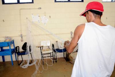 Cerca de 60 reeducandos trabalham em Palmas e em Araguaína, fabricando bolas e redes. 