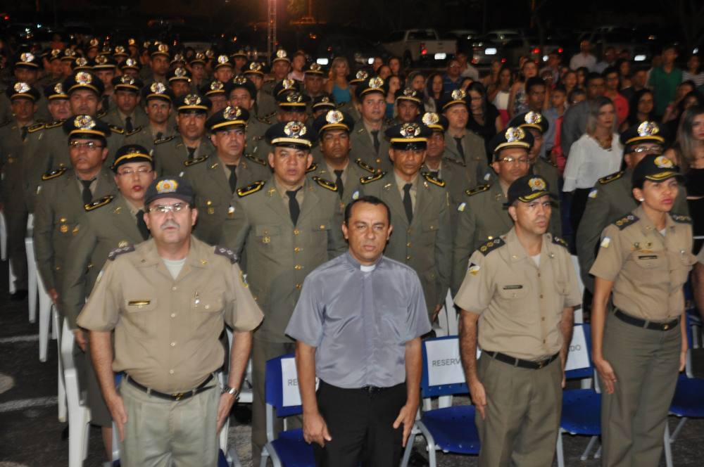 Formandos de Cursos Especiais da PM participam de culto 