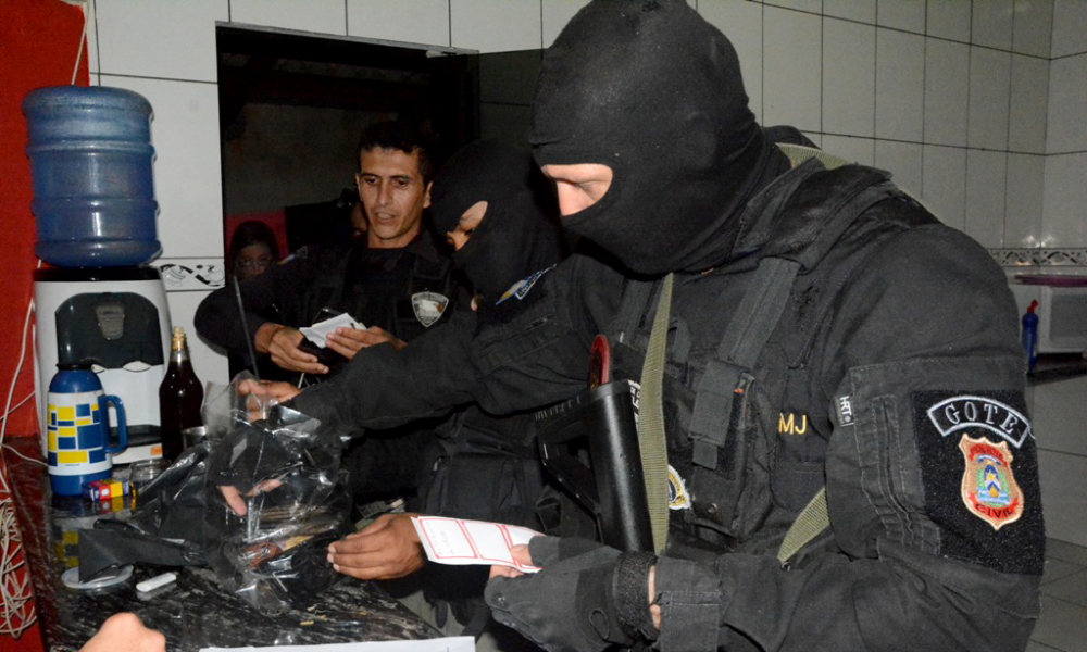 Polícia Civil e MPE desarticulam uma das maiores organizações criminosas do narcotráfico no Polícia Civil e MPE desarticulam uma das maiores organizações criminosas do narcotráfico no