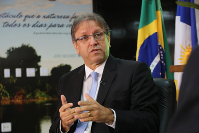 Governador inaugura o Centro de Informações e Decisões Estratégicas em Saúde e entrega 17 ambulâncias Governador inaugura o Centro de Informações e Decisões Estratégicas em Saúde e entrega 17 ambulâncias