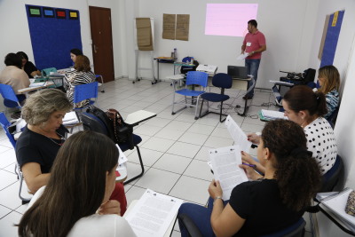 Foto 2 - Programa de tutoria Itaú social foto Marcio Vieira.JPG A formação está sendo realizada na sala de Educação Especial no anexo da Seduc