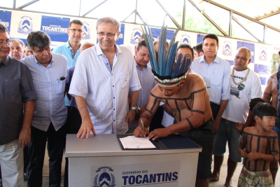 Cacique da aldeia Salto, professor e vereador Valcí Siña : “Essas obras garantem a melhoria da qualidade de vida do nosso povo, além de garantir o acesso rápido dos nossos estudantes às escolas Cacique da aldeia Salto, professor e vereador Valcí Siña : “Essas obras garantem a melhoria da qualidade de vida do nosso povo, além de garantir o acesso rápido dos nossos estudantes às escolas