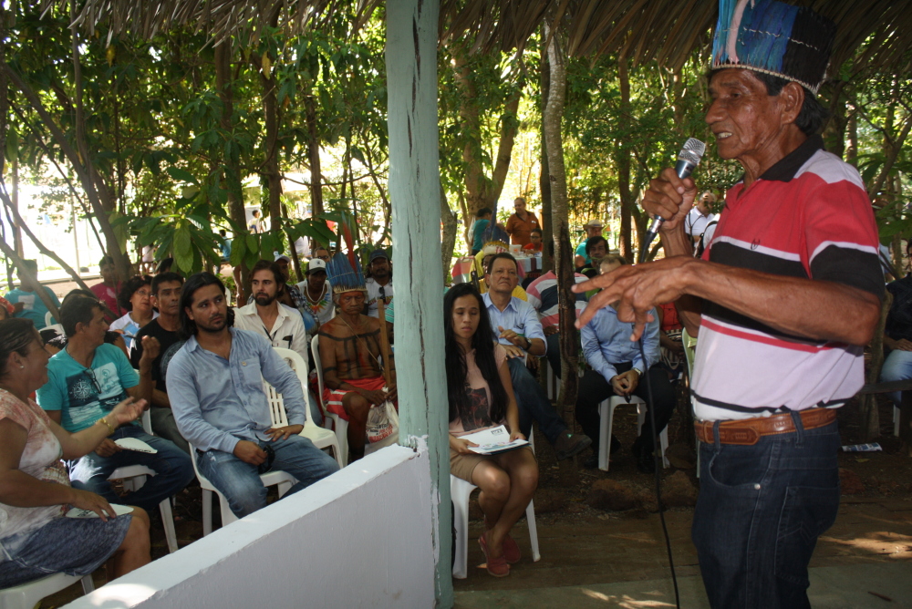 Roda de conversa sobre assistência técnica para índios 