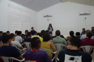 Foto 4 - Lauane dos Santos.JPG A diretora da Escola Mundo Sócio do Saber, Valdelisce Ramos de Araújo, enfatizou as melhorias no aprendizado dos adolescentes.