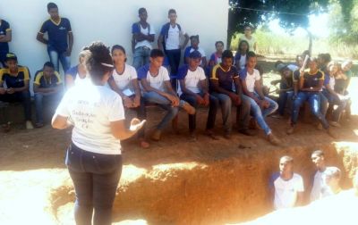 O projeto pretende mostrar aos educandos a estrutura física e os horizontes presentes no solo O projeto pretende mostrar aos educandos a estrutura física e os horizontes presentes no solo