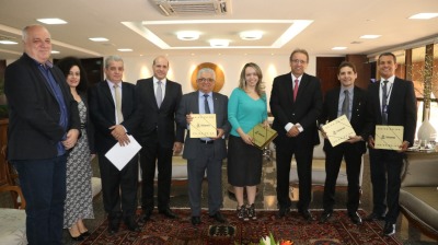 Marcelo Miranda enfatizou que a obra é uma prioridade e determinou que se busque alternativas viáveis e legais para que seja iniciada a construção do Case de Araguaína Marcelo Miranda enfatizou que a obra é uma prioridade e determinou que se busque alternativas viáveis e legais para que seja iniciada a construção do Case de Araguaína