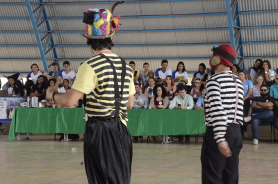 Apresentação do grupo de Circo Apresentação do grupo de Circo