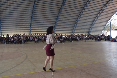 Secretária Gleidy Braga falou sobre o projeto estar dando oportunidade para nossos jovens. Secretária Gleidy Braga falou sobre o projeto estar dando oportunidade para nossos jovens.