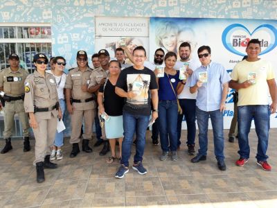 Parceiros da Caminhada Pela Vida atuam na panfletagem nas Quadras 112 e 122.jpeg Parceiros da Caminhada Pela Vida atuam na panfletagem nas Quadras 112 e 122.jpeg