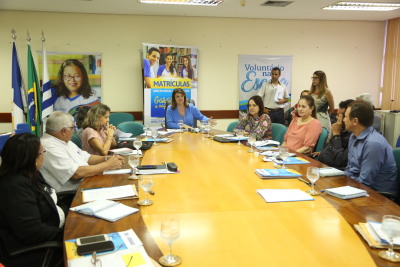 FOTO 1 - Elias Oliveira.JPG O encontro foi realizado na sala de reuniões da Seduc e contou com a presença dos 13 diretores regionais de Educação