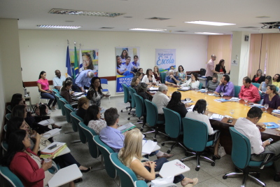Os 13 Diretores Regionais de Educação apresentaram suas e demandas contribuições para o planejamento do ano letivo de 2018 Os 13 Diretores Regionais de Educação apresentaram suas e demandas contribuições para o planejamento do ano letivo de 2018