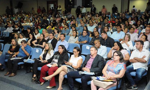 Na solenidade, foram também recebidos os novos 131 diretores de escolas no Estado
