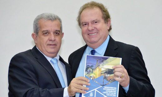 Documento oficial, de quase 200 páginas, foi entregue ao presidente da casa, deputado Mauro Carlesse