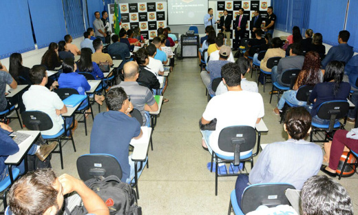 O curso de aperfeiçoamento teve início com uma turma de 70 alunos