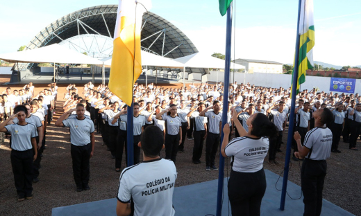 Governador entrega o Colégio da Polícia Militar de Paraíso
