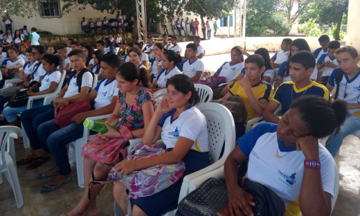 Estudantes do Colégio Estadual Marechal Ribas Júnior participam de palestra sobre Tolerância religiosa e o uso de drogas