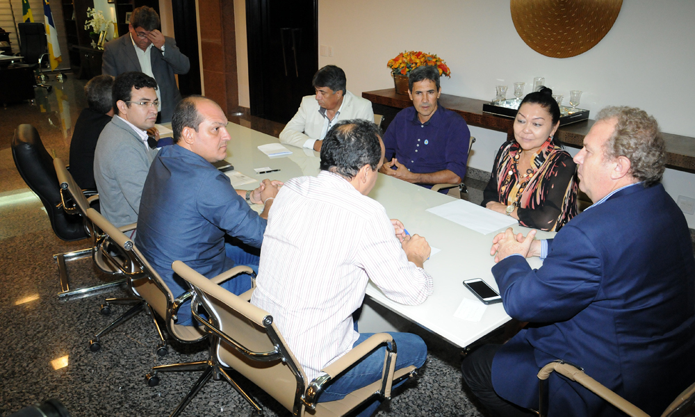 Notícia1 Prefeito De Tocantínia Manoel Silvino Se Reúne Com O Governador Mauro Carlesse No 