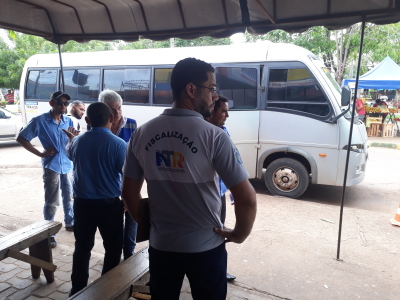 ATR realiza primeira etapa de fiscalização da Operação Final de Ano A finalidade específica é de fiscalizar e coibir o transporte clandestino de passageiros e garantir a segurança aos passageiros