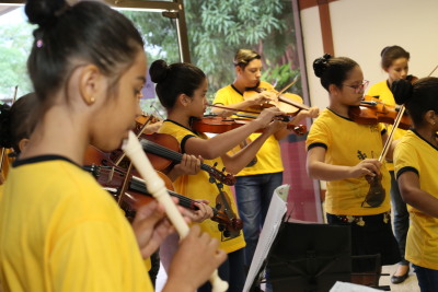 02.JPG A Orquestra Sinfônica do Colégio Vila União apresentou no evento