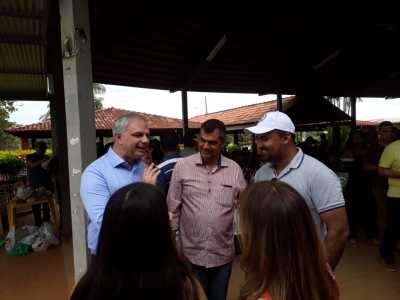 WhatsApp Image 2018-12-18 at 09.49.48 (1).jpeg O Presidente da Ageto, Virgílio Azevedo, Secretário Claudinei Quaresemin e o superintendente Geraldo Oliveira Filho em momento de descontração com servidores.