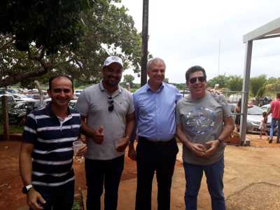 WhatsApp Image 2018-12-18 at 09.49.47.jpeg O Presidente da Ageto, Virgílio Azevedo, e o Secretário, Claudinei Quaresemin, ladeados pelo diretor da Assine Cláudio e pelo superintendente de construção e fiscalização de obras rodoviárias, Adelmo Vendramini