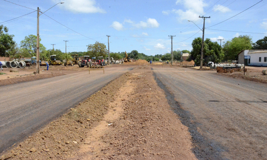 Obras de pavimentação e drenagem foram intensificadas no Jardim Taquari