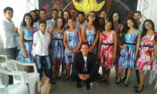 Cerca de 14 estudantes que integram a Orquestra Sanfônica participarão do evento natalino
