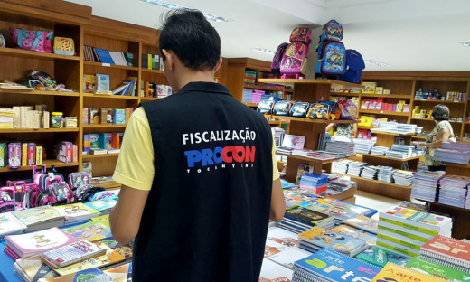   Com fiscalizações rotineiras, órgão publica pesquisas como preços de material escolar
