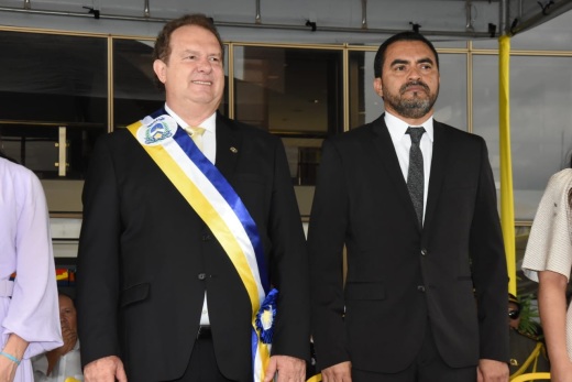 O governador Mauro Carlesse, e o vice Wanderlei Barbosa  foram empossados na manhã desta terça-feira, 1º de janeiro