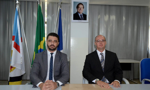Transmissão do Cargo de secretário da Segurança da esquerda para direita o ex-secretário Héber Luis Fidelis e o atual gestor, o delegado da Polícia Federal Cristiano Barbosa Sampaio