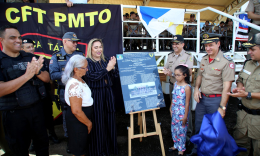 Descerramento da placa do 12º curso da Força Tática