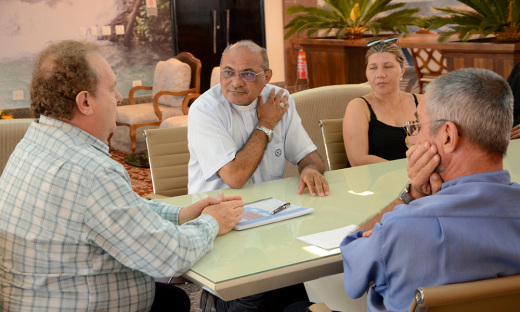 Reunião debateu parceria entre o Estado e a Associação para o ensino regular de crianças, adultos e idosos e também na manutenção de projetos sociais e esportivos 