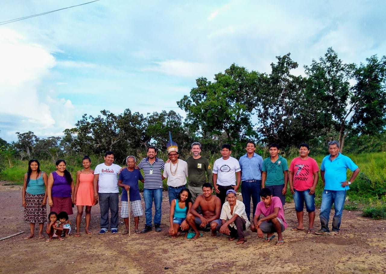 Naturatins em visita a aldeia Ktẽpo, terra indígena Xerente do município de Tocantínia onde se reuniram o representante da Unix e de seis aldeias da região