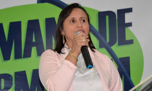 Ivone Borges, ressalta o quanto é válido adquirir novos conhecimentos