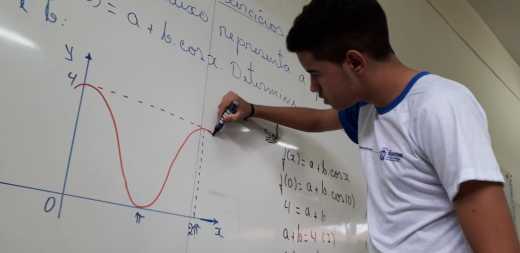Aluno Tacio Araújo medalhista de prata na Olimpíada de Matemática edição 2018
