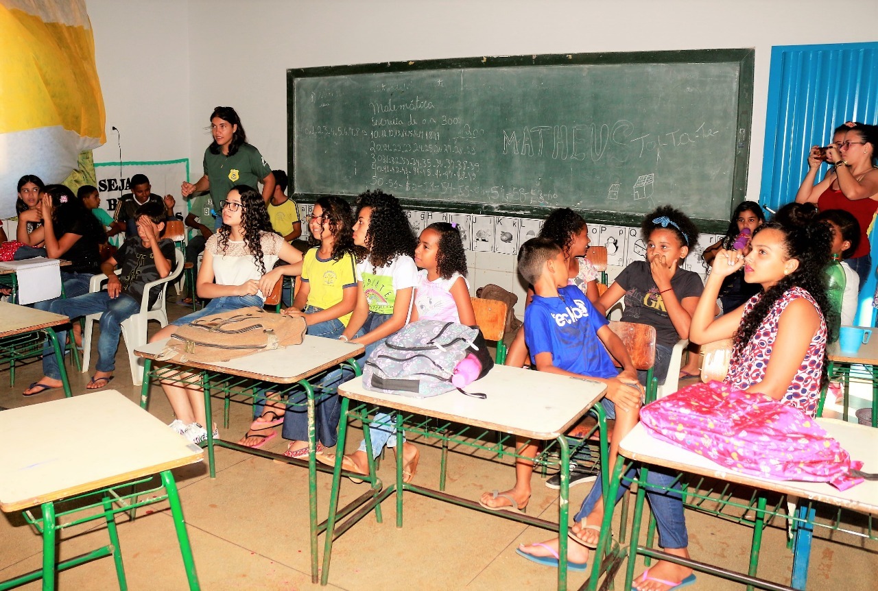FOTO 01 - Alunos da zona rural recebem educação ambiental com filmes do Circuito Tela Verde - Crédito APA Serra do Lajeado-Governo do Tocantins.jpg