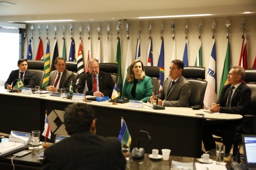 A apresentação foi realizda durante sessão do Conselho e teve participação da prefeita da capital, do presidente do TCE e Conselheiros tocantinenses A apresentação foi realizada durante sessão do Conselho e teve participação da prefeita da capital, do presidente do TCE e Conselheiros tocantinenses