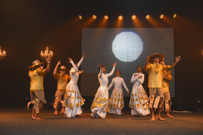 Apresentações do Festival Estadual Nossa Arte das Apaes Diversidade e criatividade marcaram as apresentações dos alunos das Apaes no Festival Estadual Nossa Arte