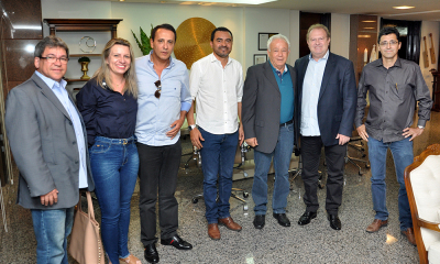 Governador Carlesse destaca potencialidades do Tocantins e empresário projeta ampliação de investimentos no Estado Empreendedor do ramo de reflorestamento vislumbra oportunidades de novos negócios no Estado