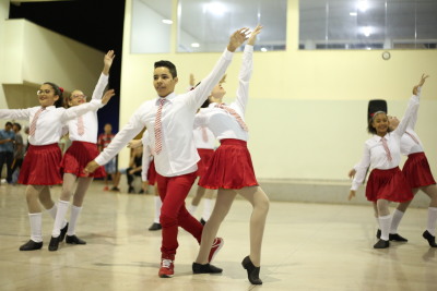 Foto 03 A segunda apresentação da noite foi High School Musical, coreografada pelo professor Jefferson Marques