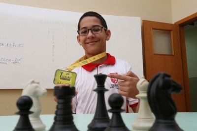 Em primeiro lugar no xadrez, na categoria de 12 a 14 anos, foi classificado o estudante Matheus de Souza Brito Em primeiro lugar no xadrez, na categoria de 12 a 14 anos, foi classificado o estudante Matheus de Souza Brito